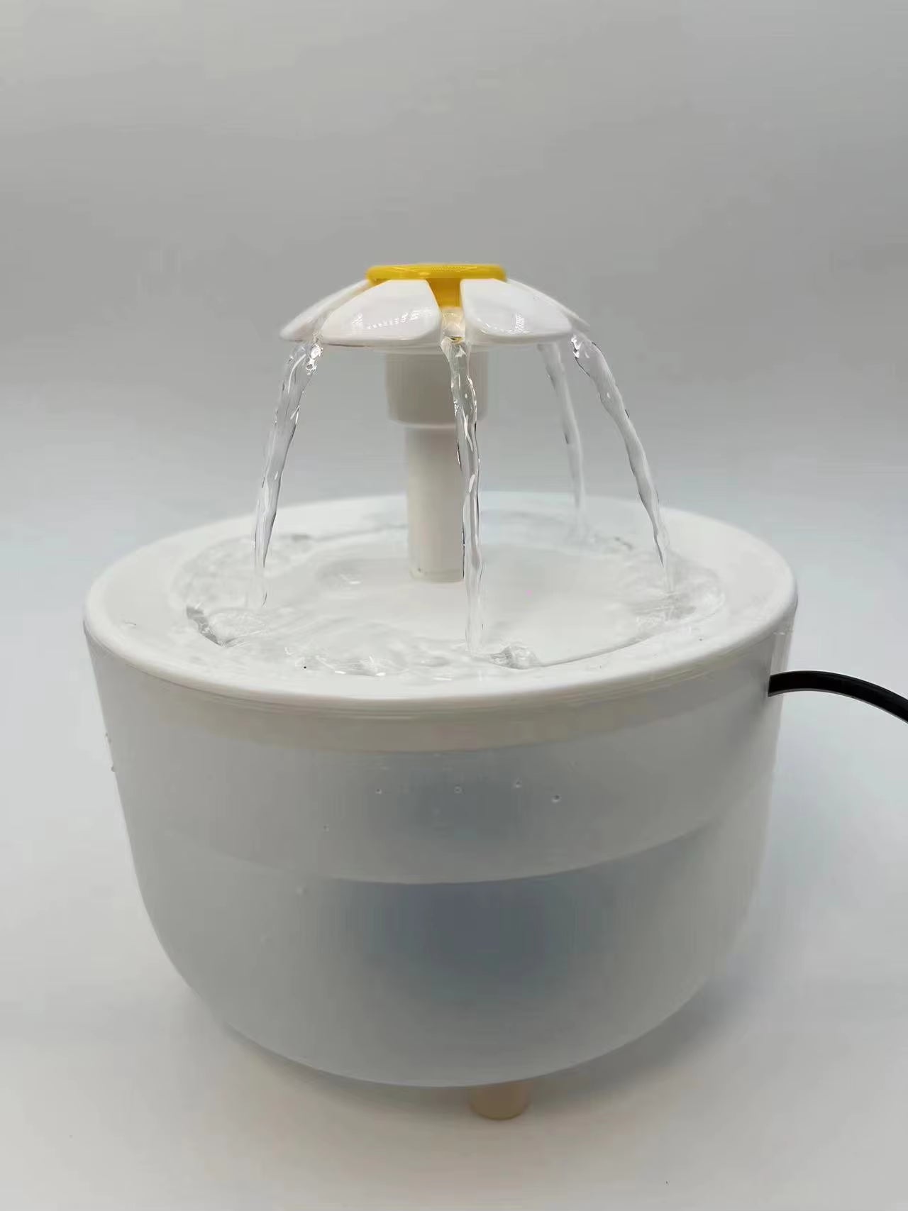 Automatic Pet Water Fountain with USB Power, Quiet Operation, 1200ml Capacity, Recirculating Filtered Water Dispenser for Cats